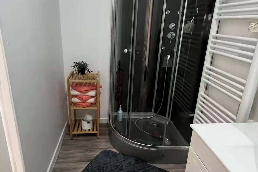 Entire apartment, Aaron's'Open Space in Montluçon, Montluçon region