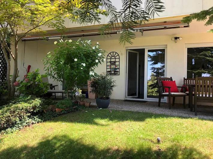 Ferienwohnung für 2 Personen, mit Terrasse und Garten sowie Sauna und Ausblick in Weinheim