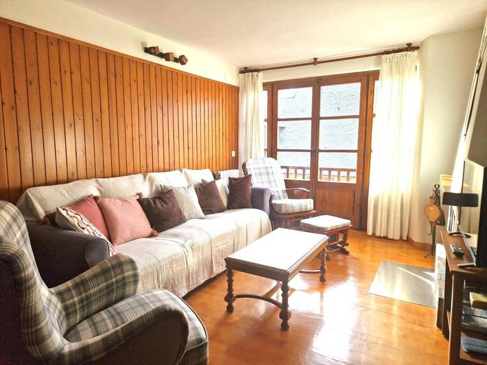 Casa rural para 6 personas, con vistas y balcón en Esterri de Aneu