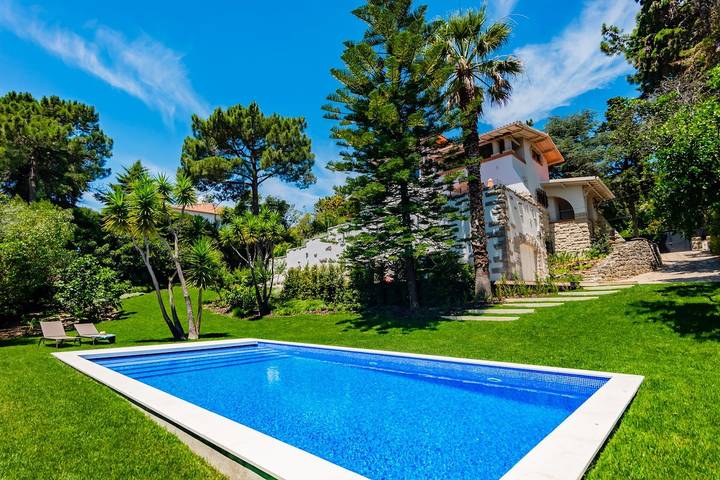 Casa de vacaciones para 8 personas, con Terraza y Jardín en Estoril