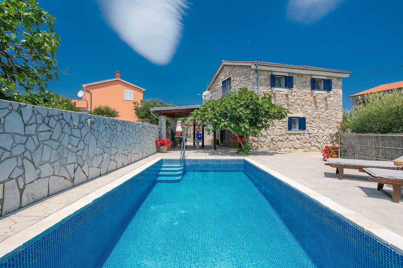 Ganze Wohnung, Ferienhaus Galovic mit privatem Pool in Brzac, Krk