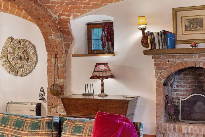 Appartamento intero, Appartamento "La Casa delle Foglie Rosse" con Giardino Condiviso e Wi-Fi in Morsasco, Provincia d'Alessandria