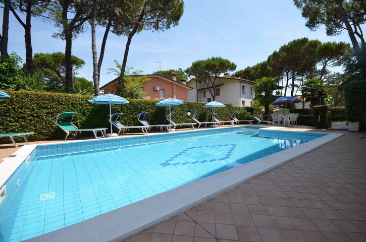 Ferienwohnung für 4 Personen, mit Balkon und Garten in Lignano Pineta - 3