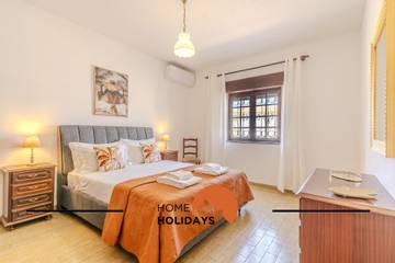 Vacation House for 6 Guests in Olhos de Água, Algarve, Picture 4