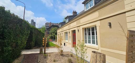 Location de vacances pour 15 personnes, avec jardin et jacuzzi à Laon