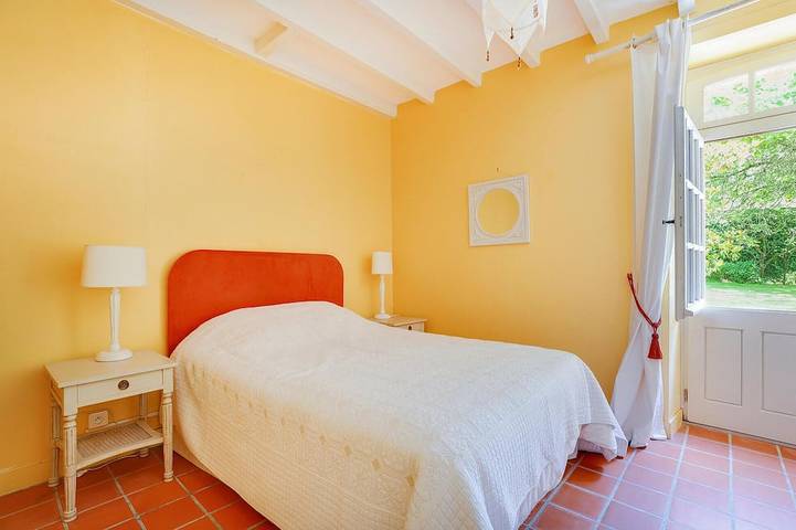 Location de vacances pour 10 personnes, avec jardin à Nieul-le-Dolent - 4