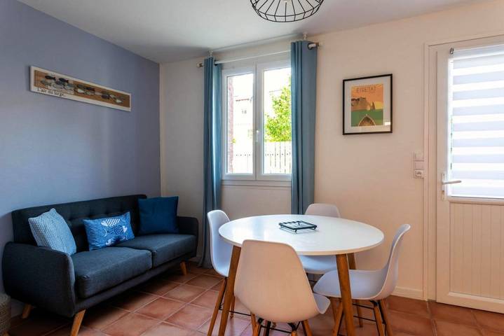 Location de vacances pour 4 personnes, avec terrasse dans Office de Tourisme d'Etretat - 4