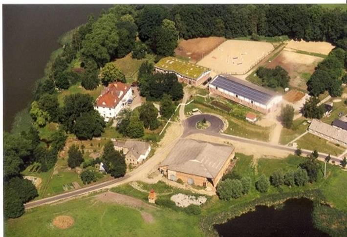 Camping für 14 Personen, mit Balkon und Garten in Behren-Lübchin