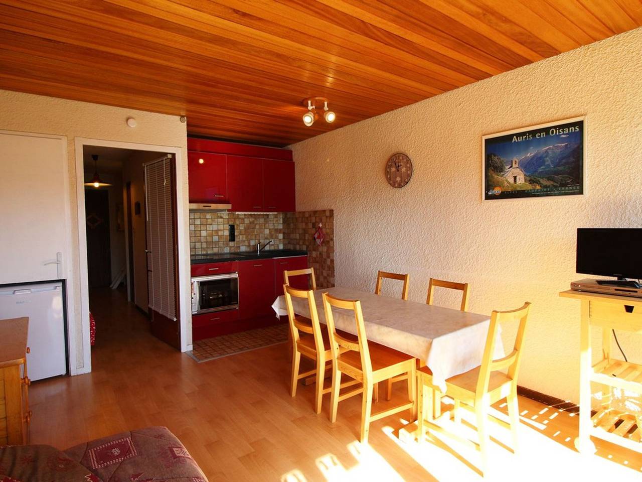 Apartamento entero, Estudio cabina renovado a pie de pistas, 6 pers, cerca de servicios in Auris, Parque Nacional de los Ecrins