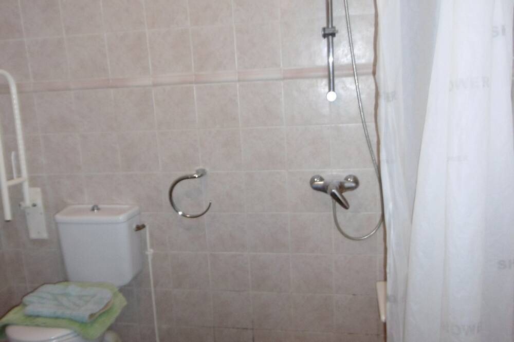 Stay In Farm Basque Done in Jatxou, Bayonne region