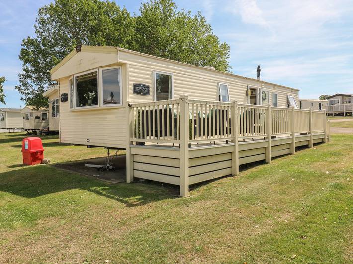 Caravan for 8 people in South East England