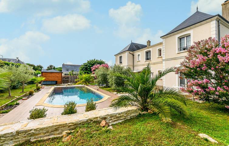 Appartement confortable avec piscine, jardin et WiFi près de la plage in Saint-Cyr-sur-Loire, Région de Tours