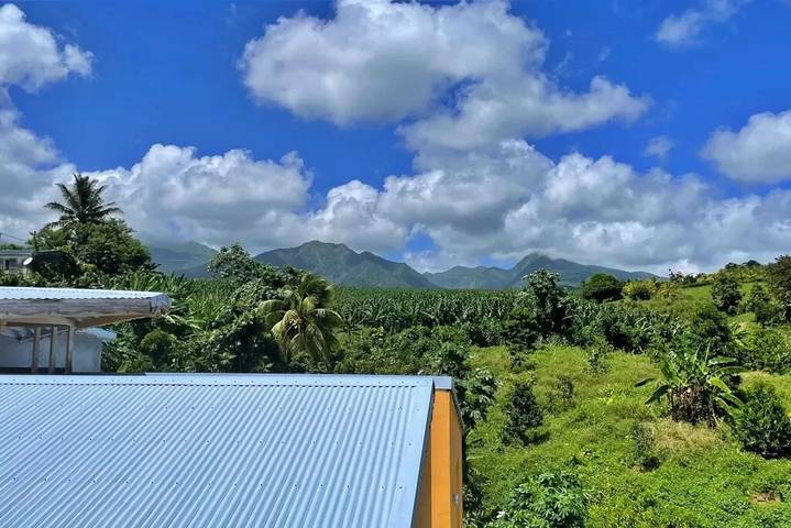 Ganzes Studio, Modernes Studio nahe Capesterre-Belle-Eau mit Pool in Capesterre-Belle-Eau, Guadeloupe