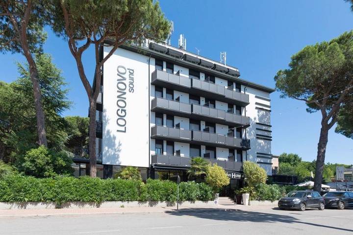 Appartamento, con Balcone e Terrazza nonché Giardino e Piscina a Lido degli Estensi