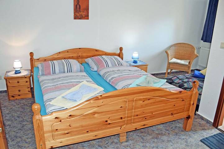 Bungalow für 2 Personen, mit Terrasse und Garten in Sellin - 2