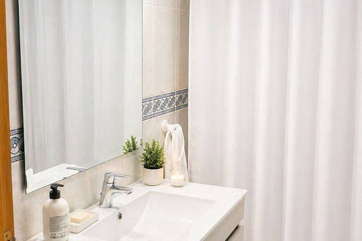 Apartamento entero, Apartamento con vistas al mar, aire acondicionado, Wifi y a 150m de playa in Benicarló, Costa del Azahar