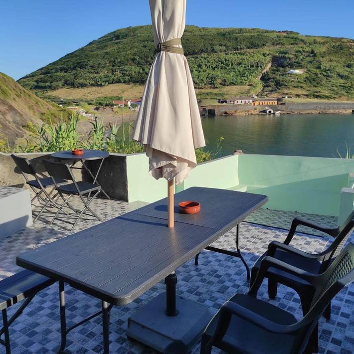 Gîte pour 2 personnes, avec vue et terrasse à Horta