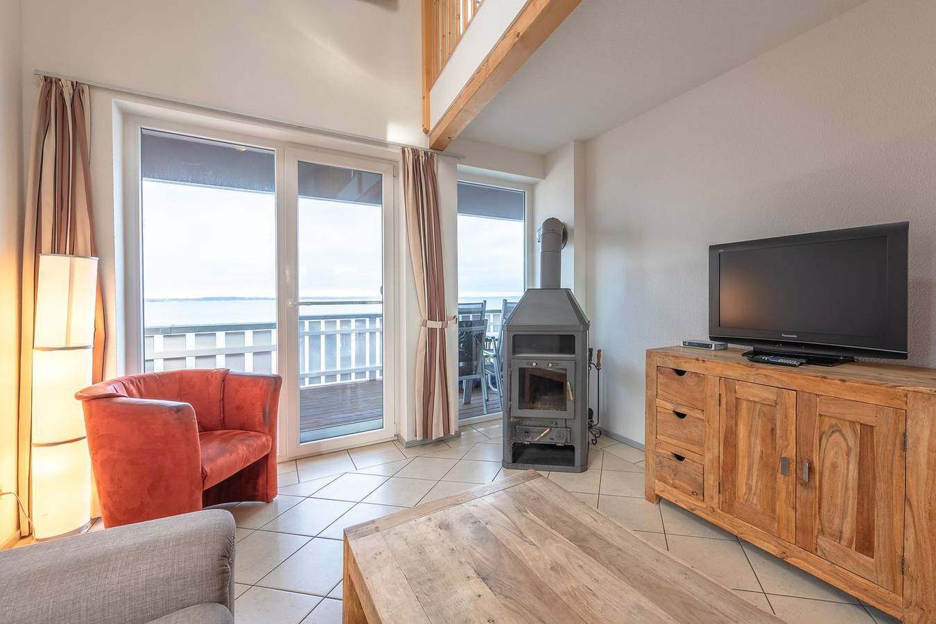 Ganze Wohnung, Kapitänsdeck 495 - Großzügiges Ferienapartment auf 2 Ebenen mit Müritzblick in Rechlin, Müritz