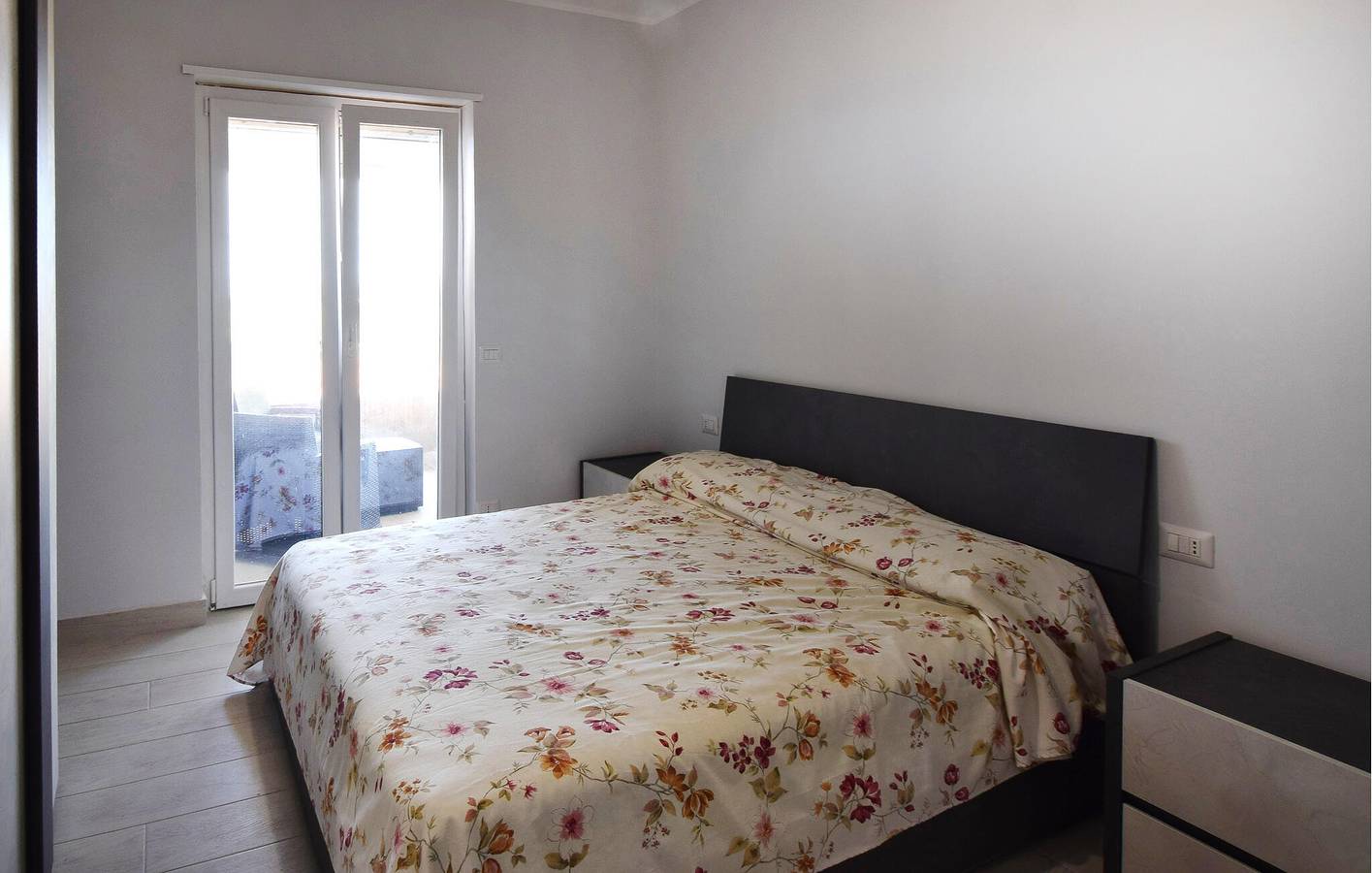 Appartement de vacances entier, Appartement confortable avec terrasse, Wi-Fi et parking, à 900 m de la plage in Faro Capo Vaticano, Ricadi (municipality)