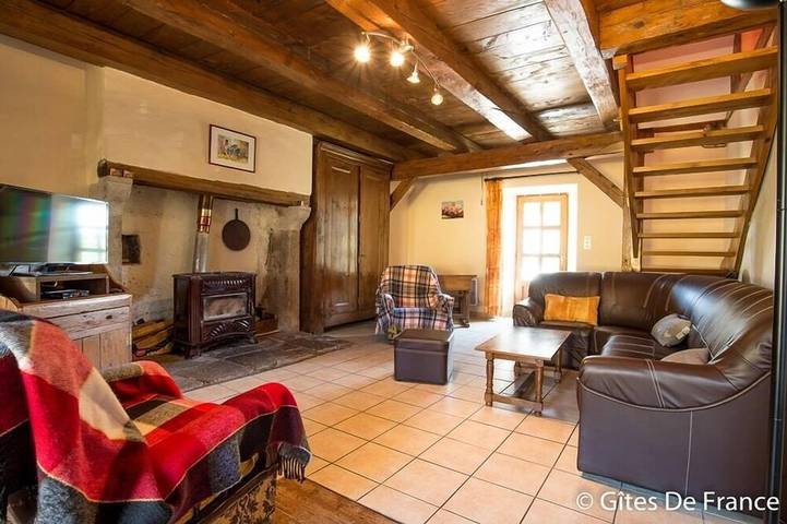 Gîte pour 6 personnes, avec jardin et balcon, animaux acceptés à La Godivelle