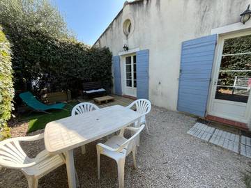 Gîte pour 4 personnes, avec piscine et jardin, animaux acceptés à Venelles
