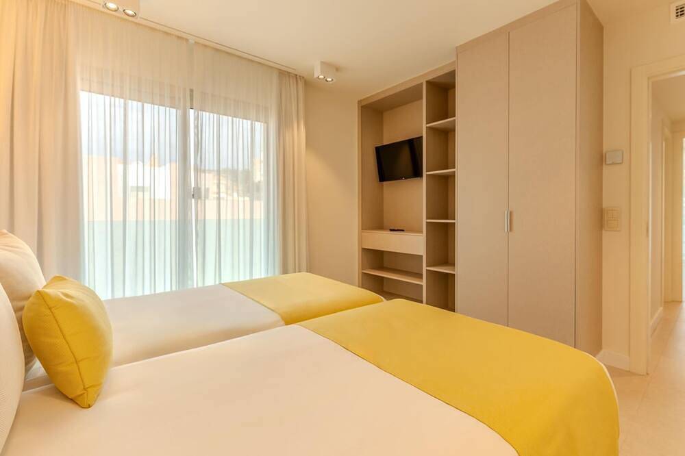 Entire apartment, Apartment 3 bedroom | max 7 people | mountain view in La Caleta, Adeje