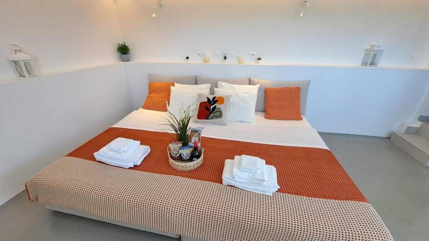 Location de vacances pour 2 personnes, avec Terrasse et Jardin ainsi que Piscine et Vue dans Anavissos - 4