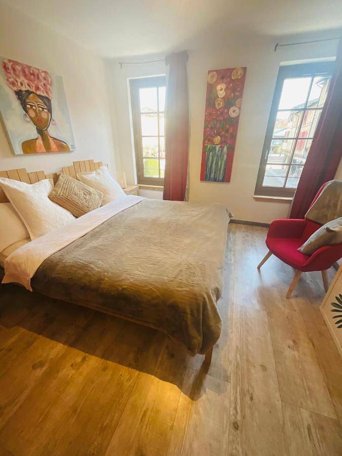Appartement entier, Hôte Labyrinthe sur la place chambres d, hôtes , calme ,Netflix in Mirepoix, Ariège