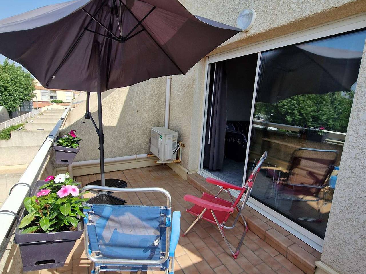 Ganze Wohnung, Apartment am Meer mit Terrasse, Parkplatz, Haustiere erlaubt in Marseillan-Plage, Marseillan