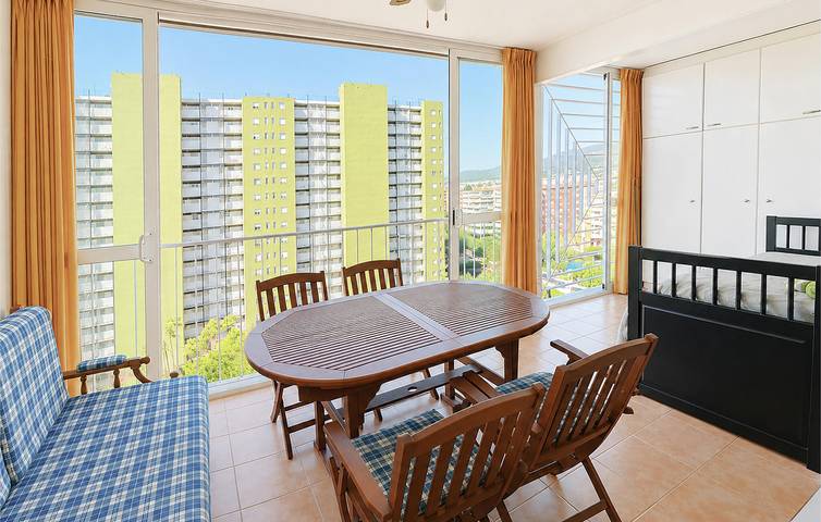 Apartamento vacacional entero, Apartamento con vistas a la montaña, piscina, terraza y playa cerca in Benicasim, Costa del Azahar