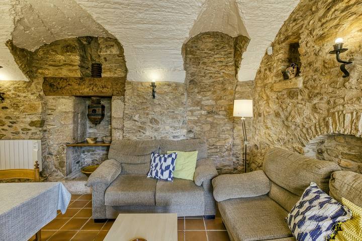 Casa rural 'Mas Cases' con vistas a la montaña, piscina privada y Wi-Fi in Regencós, Costa Brava