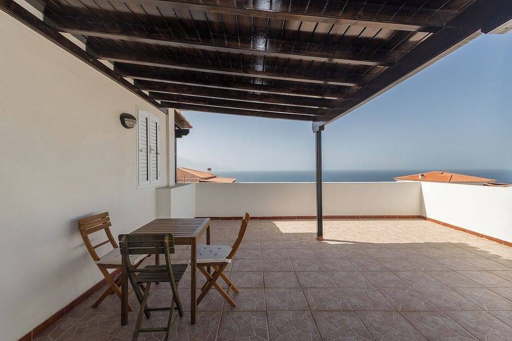 Ganze Wohnung, Penthouse in Agaete with Stunning Sea Views in Agaete, Gran Canaria Nord