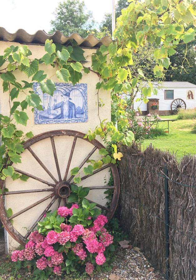 Maison de campagne pour 4 personnes, avec vue ainsi que jardin et terrasse, animaux acceptés à Périssac