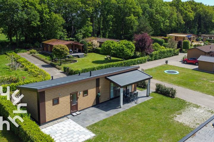 Chalet für 4 Personen, mit Terrasse und Garten - 1