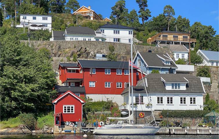 Ferieleilighet for 5 personer, med Terrasse og Hage i Arendal 