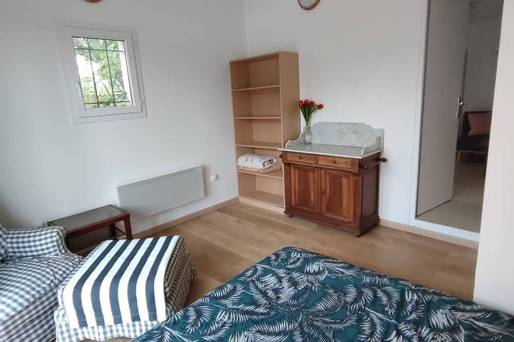 Location de vacances pour 8 personnes, avec jardin et terrasse à Colonzelle - 3