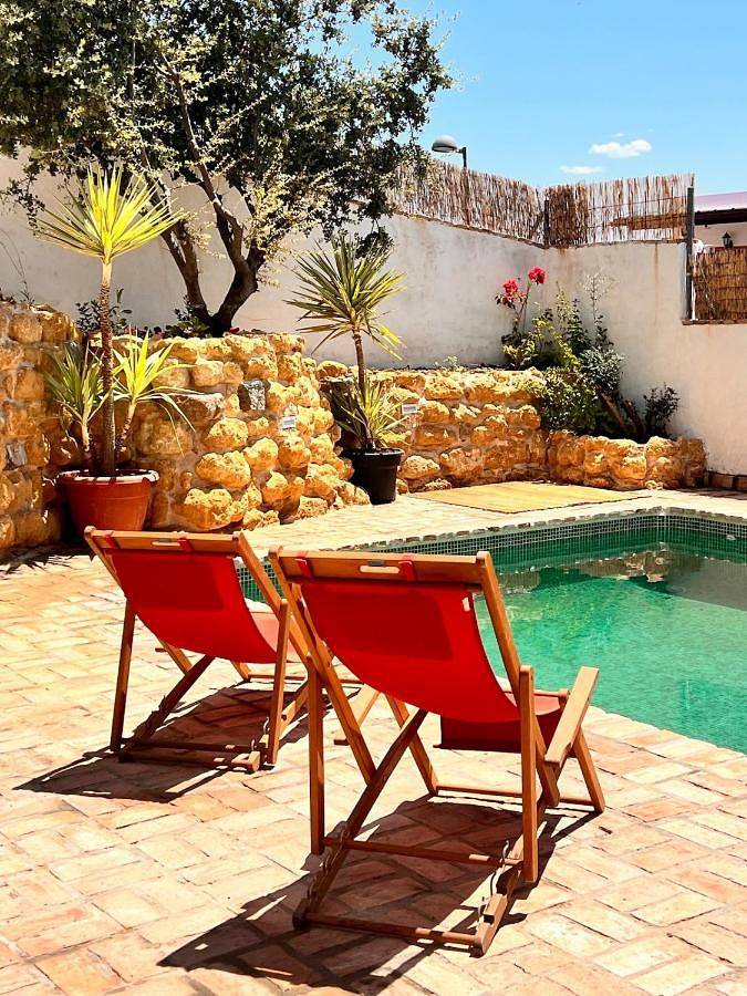 Apartamento para 6 personas, con Balcón y Terraza además de Jardín y Piscina en El Castillo de las Guardas