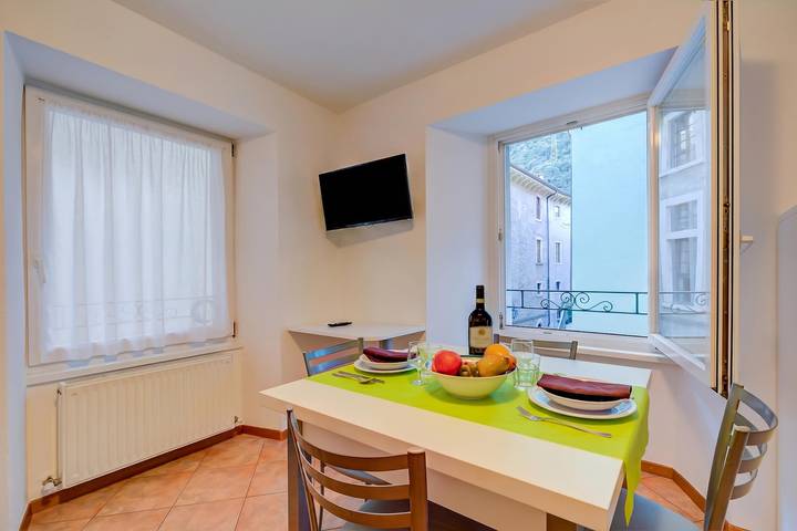 Entire apartment, Casa Alpino 1 in Riva del Garda, Garda Mountains