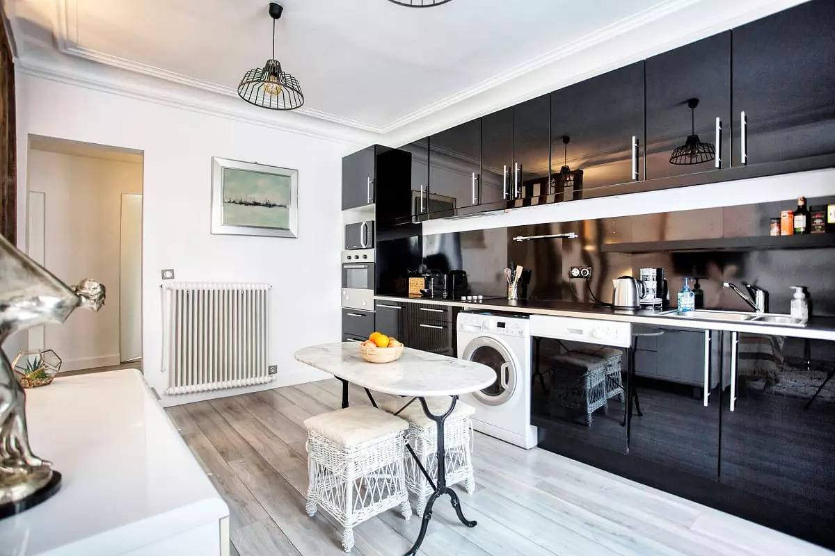 Entire apartment, Apartments for 2 Persons in Neuilly-sur-Seine, Hauts-de-Seine