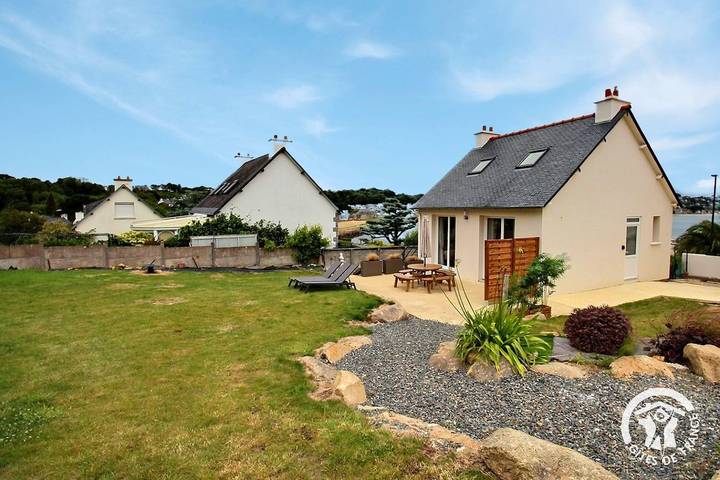Maison de vacances pour 5 personnes, avec Terrasse et Jardin à Louannec