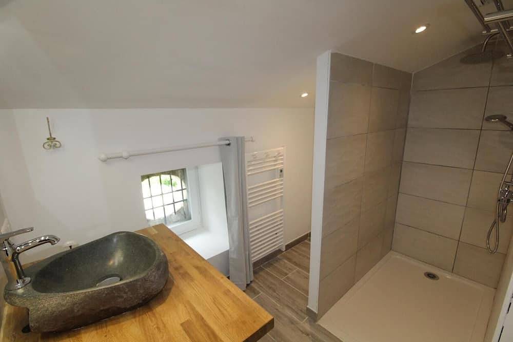 Guest Room \"Chambre Catherine\" with Shared Pool, Wi-Fi, and Air Conditioning in Saint-Alban-Auriolles, Ardèche