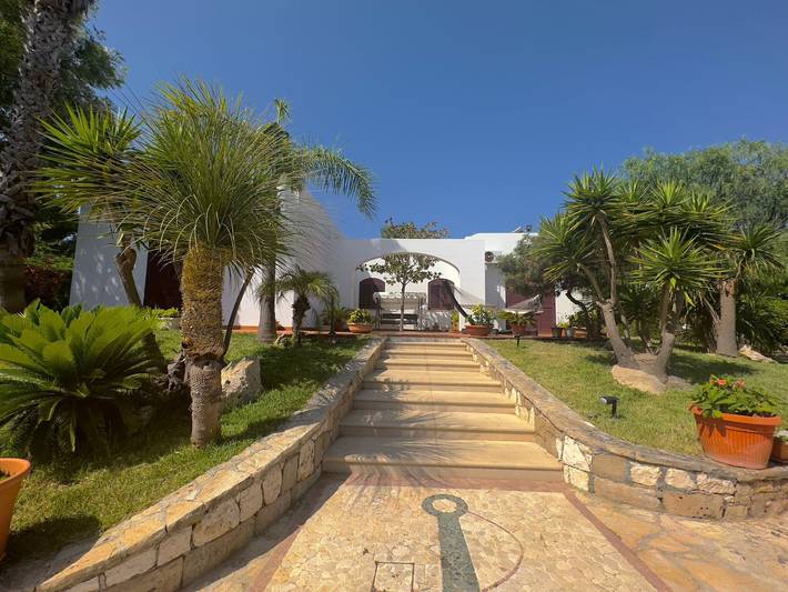 Villa per 5 persone, con idromassaggio e giardino, adatto a famiglie con bambini a Santa Cesarea Terme
