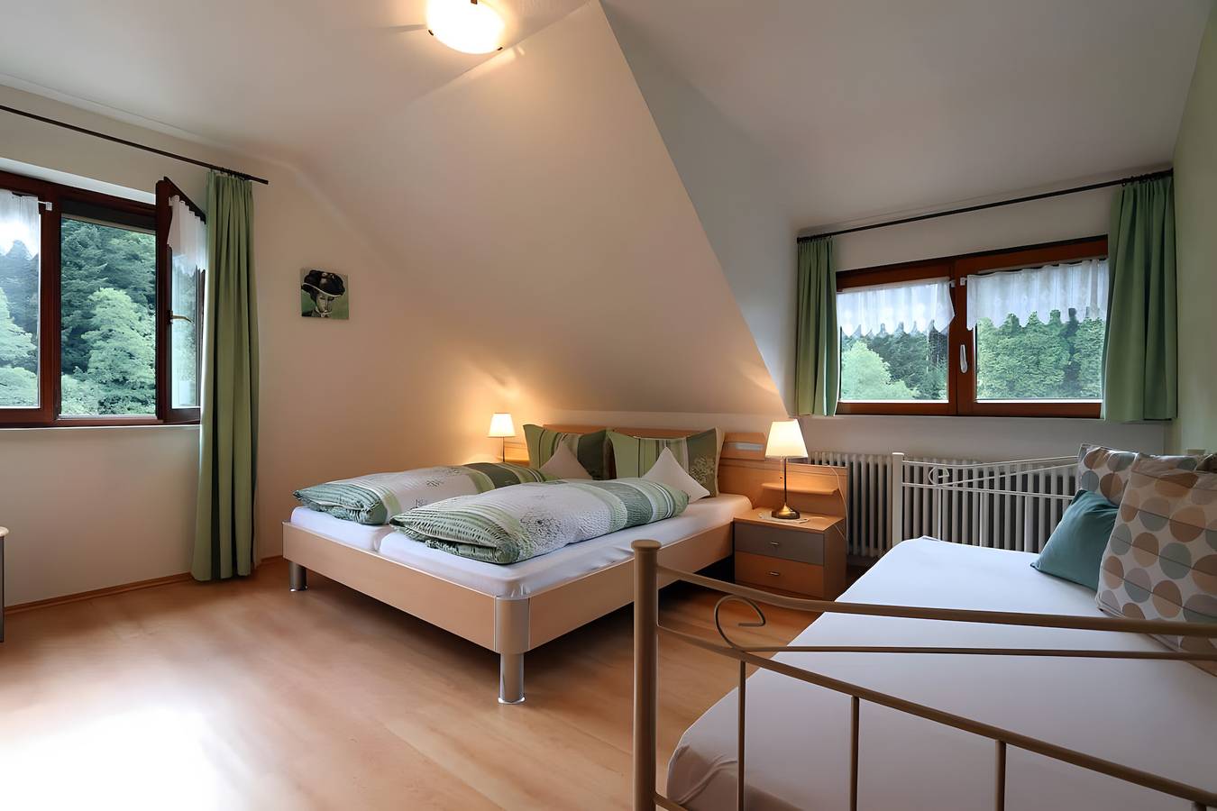 Ganze Wohnung, Gasthaus zur Linde - Apartment 'Tannenblick' mit gemeinsamer Terrasse, gemeinsamem Garten und Wlan in Oberharmersbach, Mittlerer Schwarzwald