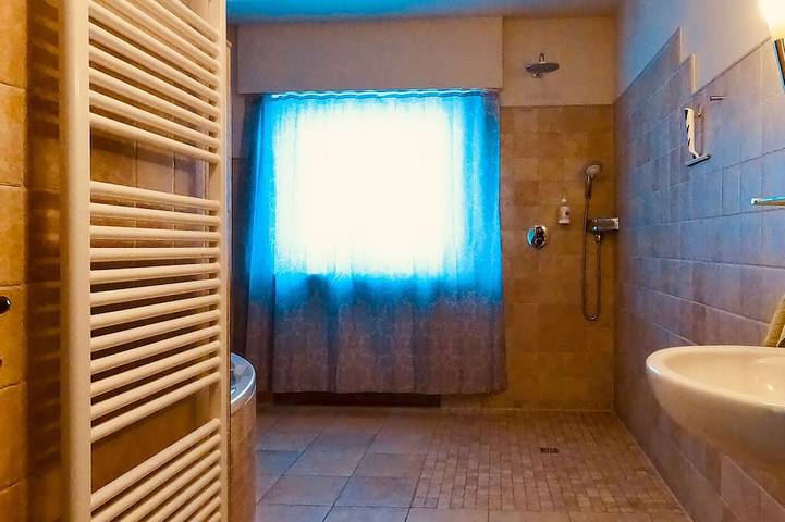 Ferienhaus für 2 Personen, mit Terrasse und Whirlpool in Bonn - 4