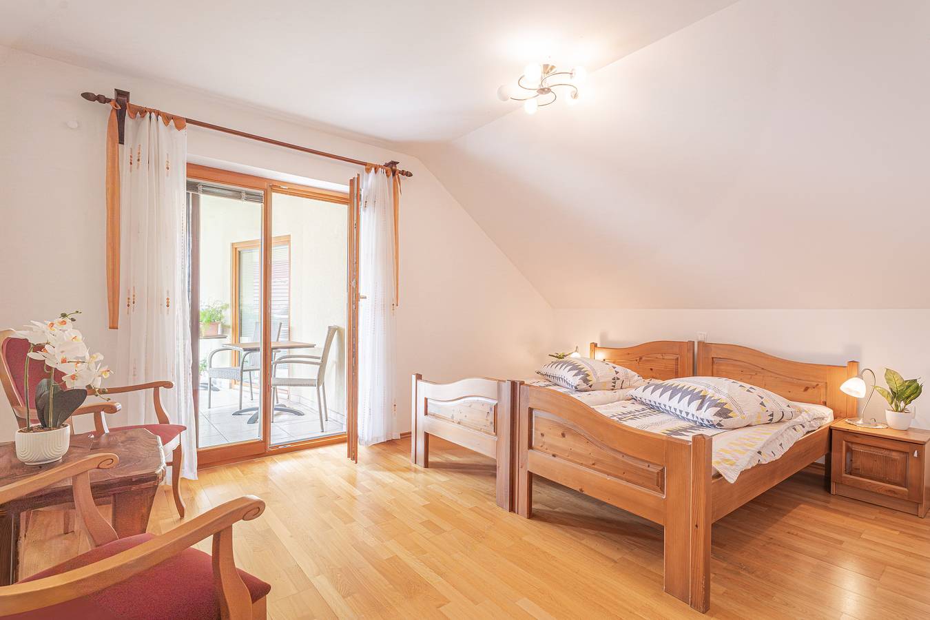 Hotel für 2 Personen mit Balkon in Cerknica, Innerkrain-Karst