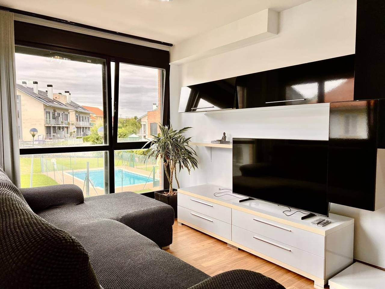 Entire holiday apartment, Great apartment with pool in Mogro in Mogro, Miengo