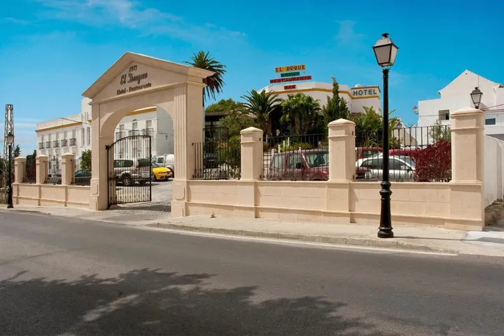 Hôtel pour 3 personnes, avec vue et jardin - 1