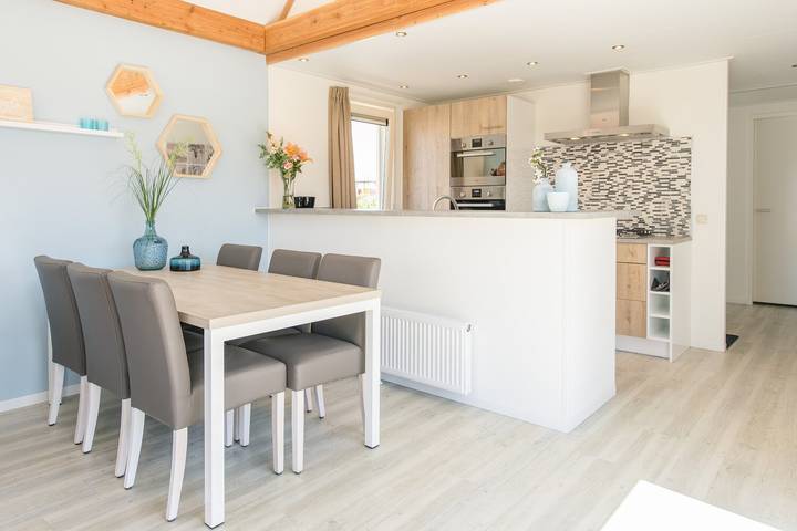 Strandhaus für 6 Personen, mit Balkon/Terrasse und Terrasse sowie Garten und Pool auf Ameland - 3