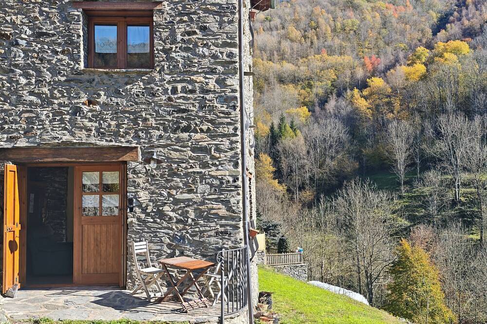 Apartamento entero, Cal Llarg in Molló, Pirineo Catalan