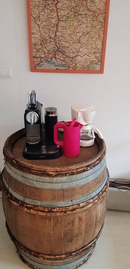 Gîte pour 2 personnes, avec jardin ainsi que vue et terrasse à Fleurie - 2